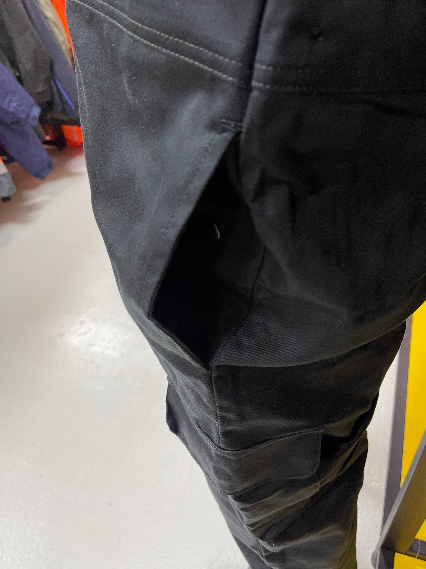 Hydrowear Mierlo Vlamvertragend overall met kniezakken zwart🔥