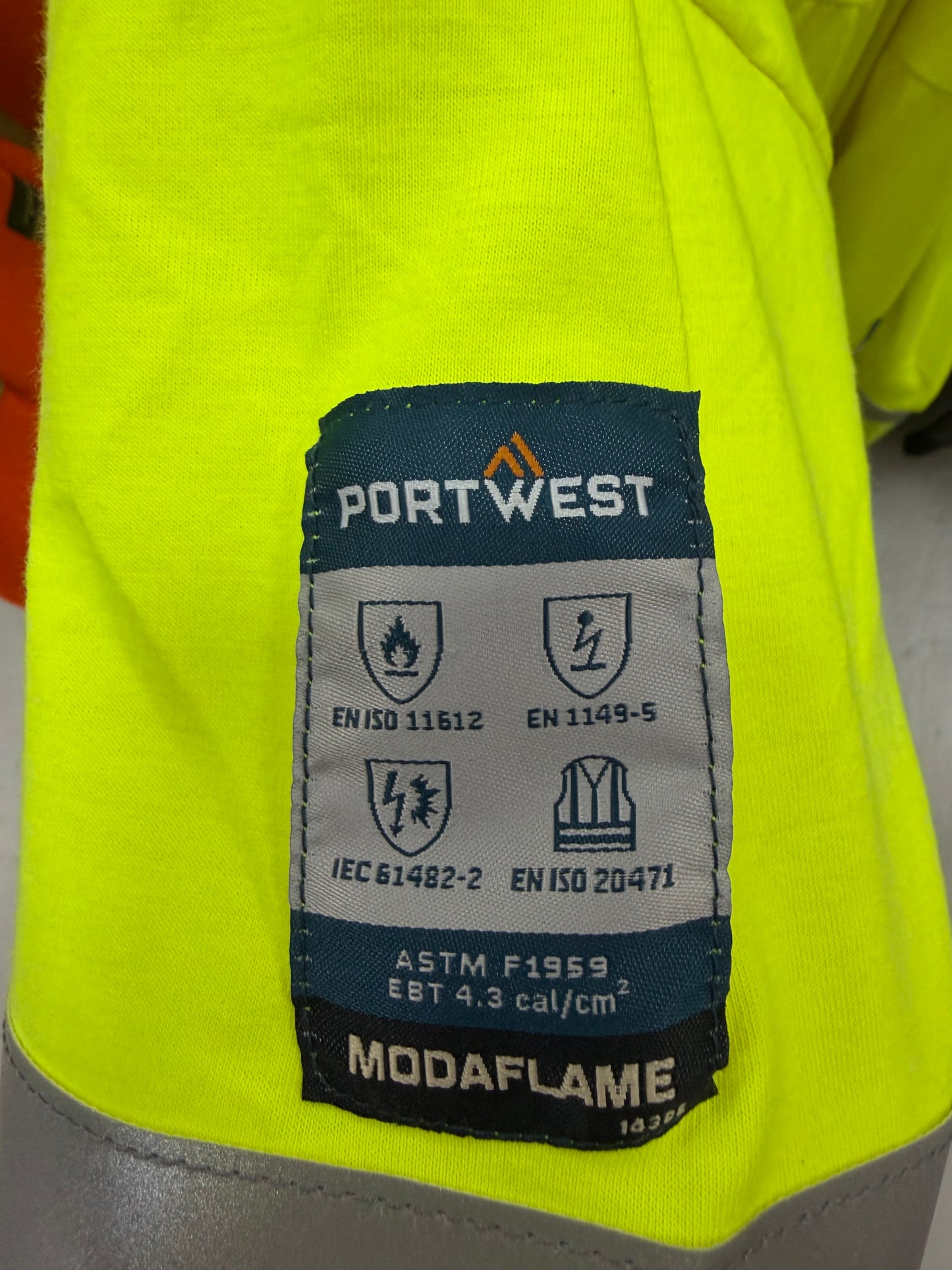 Portwest Vlamvertragende Modaflame Antistatische lange mouw Poloshirt geel FR77 🔥