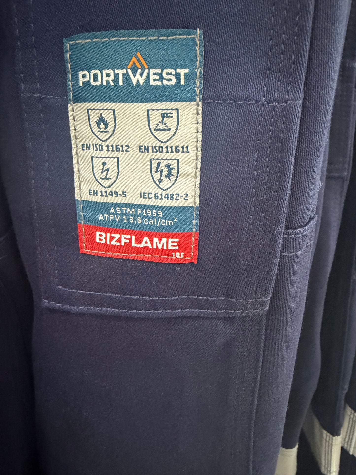 PortWest Bizflame Plus Vlamvertragende WerkBroek Marine FR26 🔥