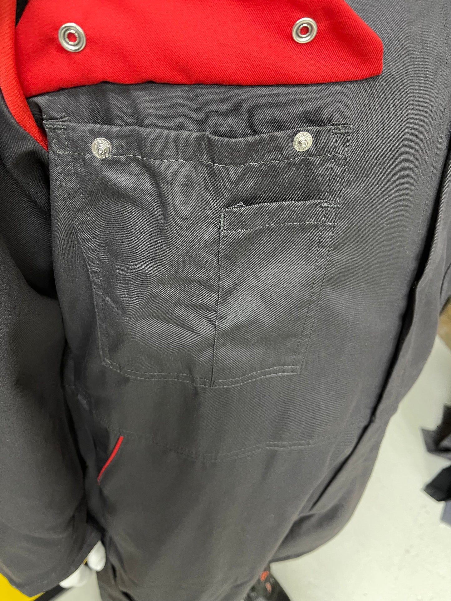 Grijs/rood Overall met kniezakken
